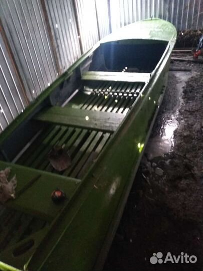 Лодка с мотором