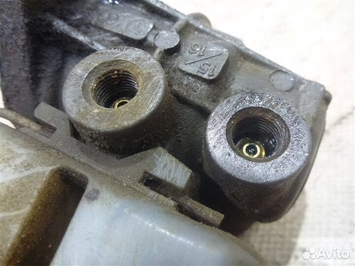 Главный тормозной цилиндр Mazda Xedos 6 седан 2.0