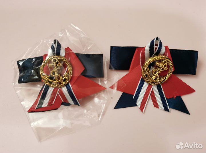 Значки праздничные якорь, бантик синий красный