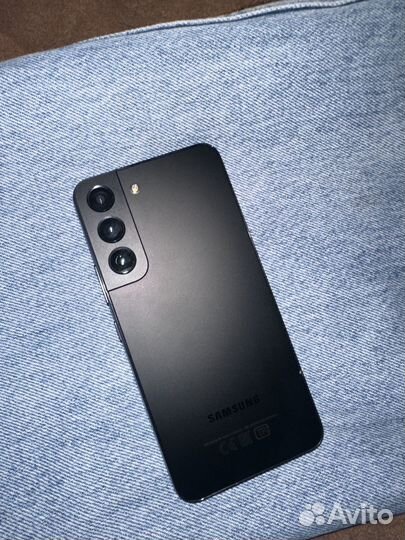Samsung Galaxy S22, 8/128 ГБ