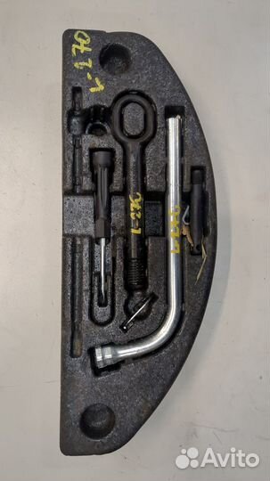 Набор инструментов штатный Audi A8 (D4), 2011