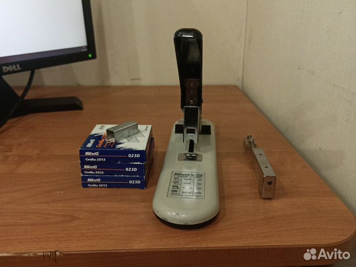 Степлер офисный