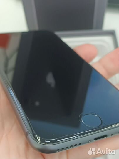 iPhone 8, 64 ГБ