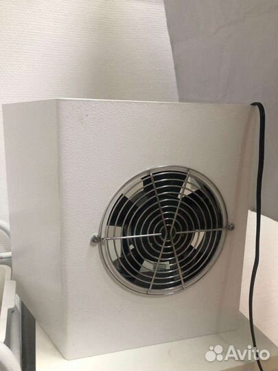 Пылесос маникюрный, вытяжка для маникюра