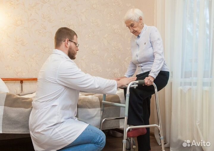 Сиделка за пожилым