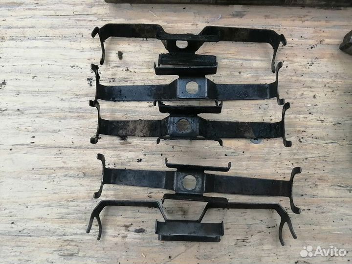 Клапан пружина шайба сухарь Рено логан симбол клио