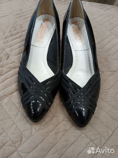 Туфли женские 38 размер черные лакированные