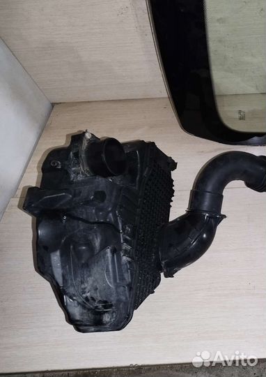 Корпус воздушного фильтра Renault Duster