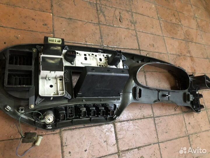 Накладка торпедо на Hyundai County