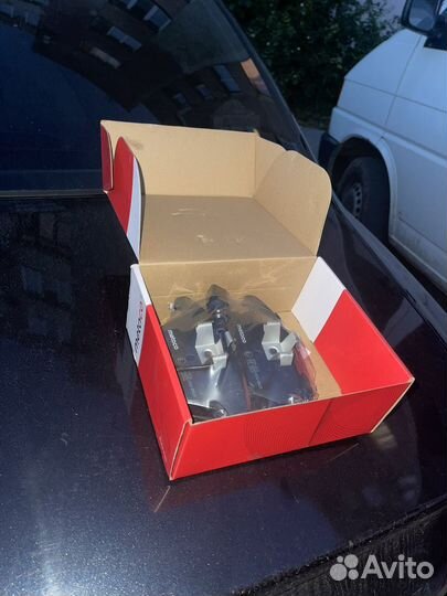 Передние тормозные колодки Passat b6