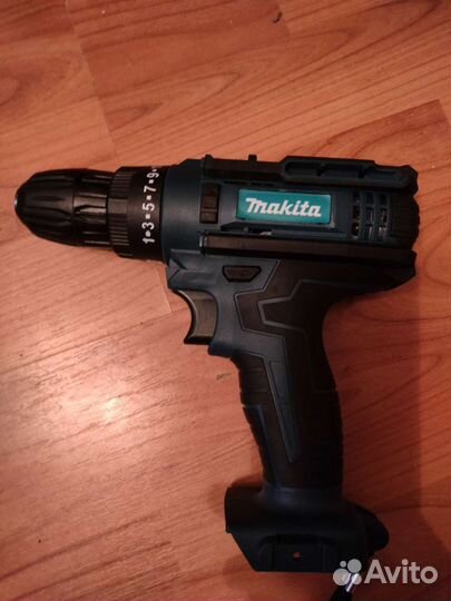 Аккумуляторная дрель шуруповерт makita