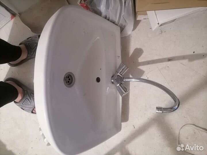 Раковина советская без смесителя
