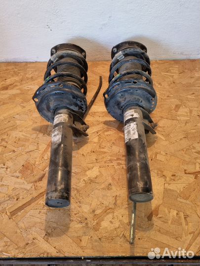 Стойки в сборе VAG