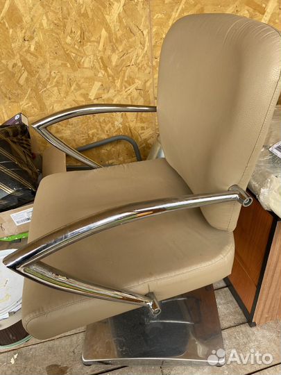 Кожаное кресло бу парикмахерское
