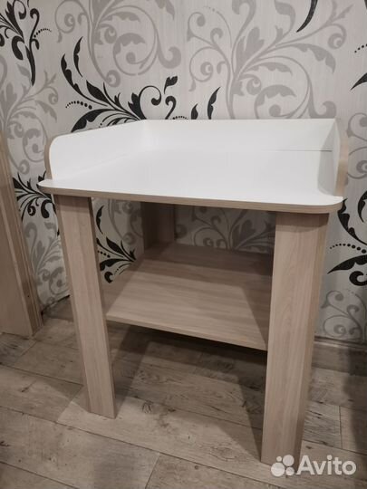 Пеленальный стол