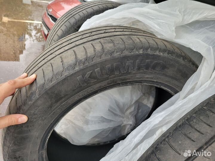 Kumho Ecsta HS51 215/55 R17 94V