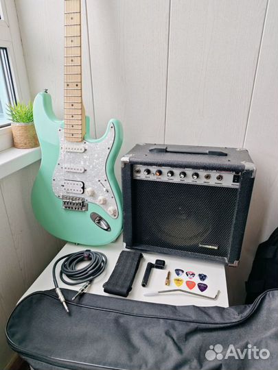 Электрогитара Fender Squier HSS +комб Soundking