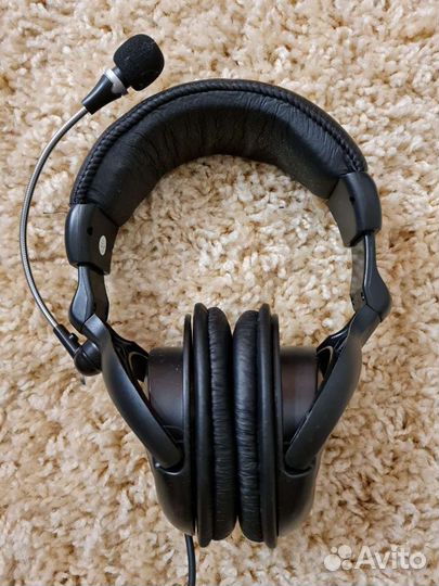 Наушники с микрофоном
