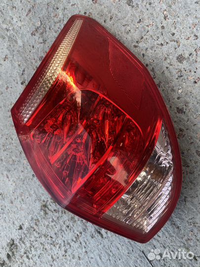 Задний правый фонарь toyota rav 4