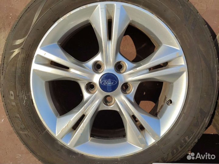 Комплект оригинальных литых дисков Ford R16