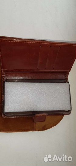 Отличный чехол-книжка на asus ZB501KL