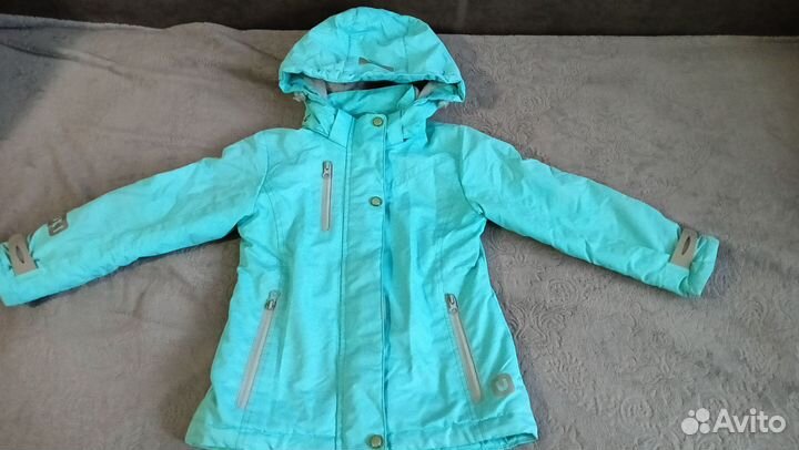 Демисезонная куртка на девочку