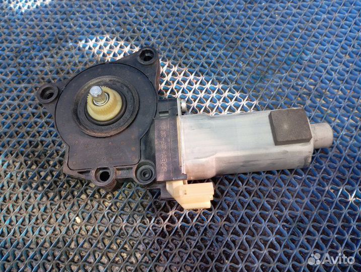 Моторчик стеклоподъемника Hyundai Ix55 внедорожник