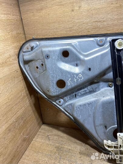 Стеклоподъемник задний правый VW Passat B5+ C115