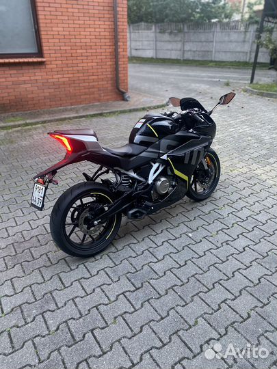 CF moto 300 SR