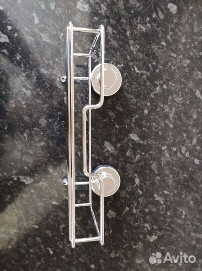 Полка в ванную на присосках