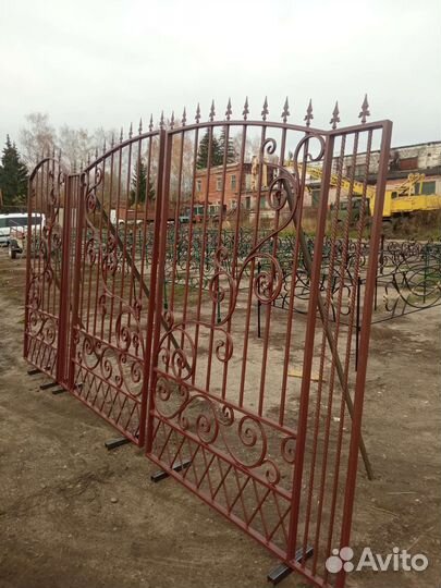 Кованые ворота и калитка