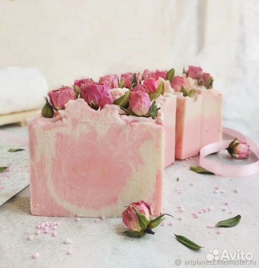 Натуральное мыло с шелком и гидролатом роз
