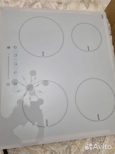 Индукционная Варочная панель Weissgauff белая