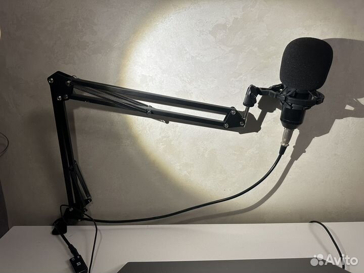 Студийный микрофон