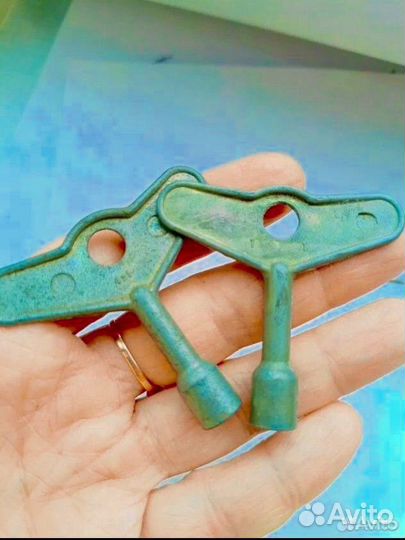 Часы СССР ключи для часов весна одним лотом