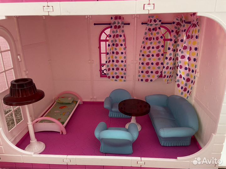 Кукольный домик с мебелью