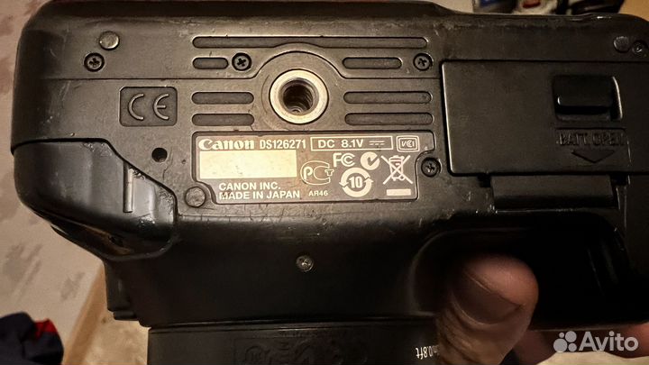 Зеркальный фотоаппарат canon 550d обьектив 18-55