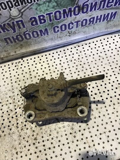 Суппорт тормозной передний правый Nissan Juke