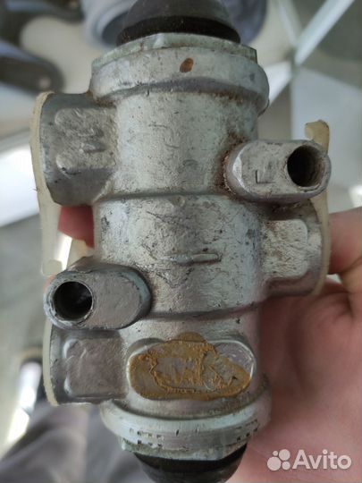 Клапан ЗИЛ, камаз, маз, краз защитный двойной