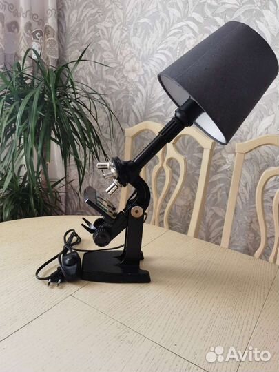 Лампа настольная из микроскопа