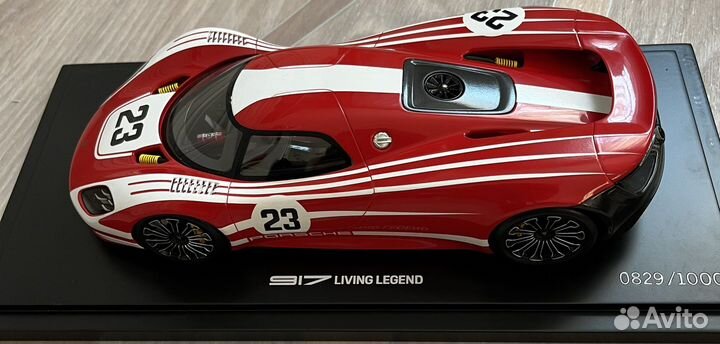 Коллекционная модель автомобиля Порше