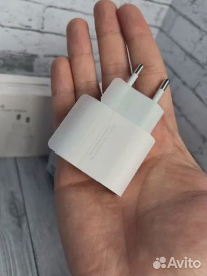 Блок быстрой зарядки для iPhone 20w