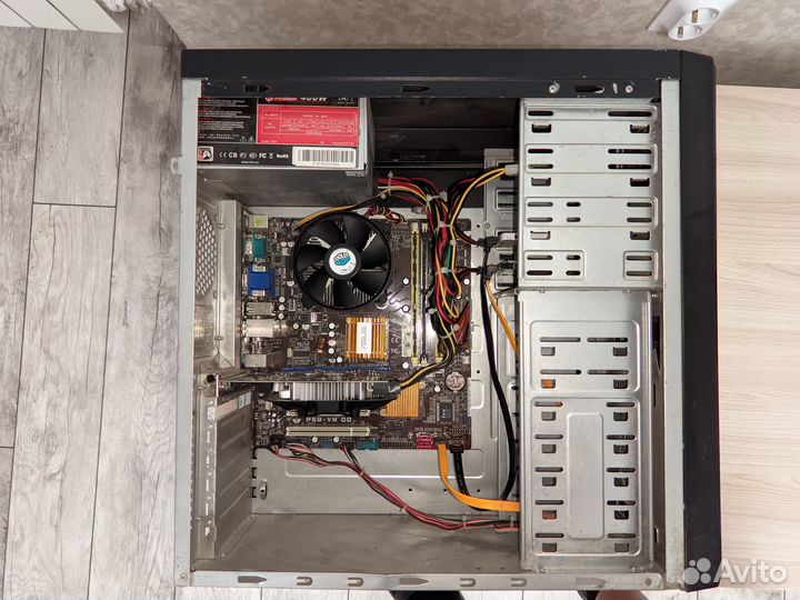 Системный блок и монитор