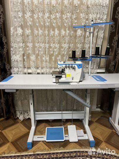 Швейная машина, оверлок