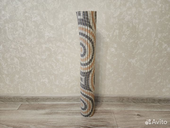 Антискользящий коврик в ванную