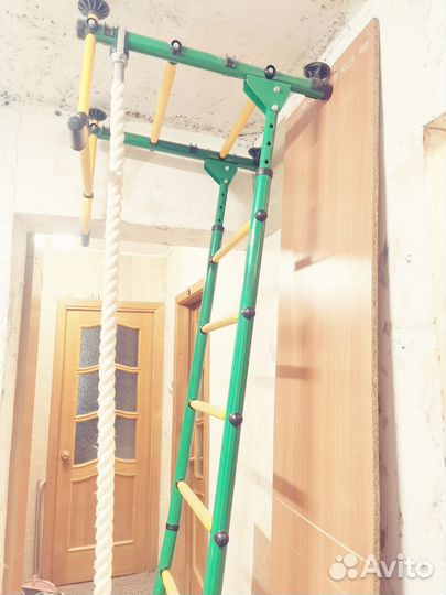 Детская шведская стенка с турником