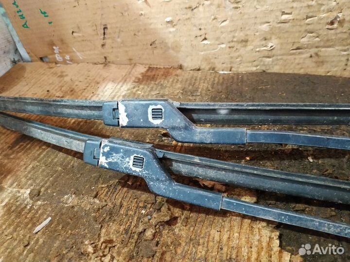 Поводок стеклоочистителя Volkswagen Jetta 5