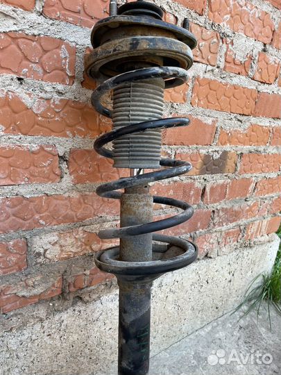 Амортизатор в сборе со ступицей honda Hr-v