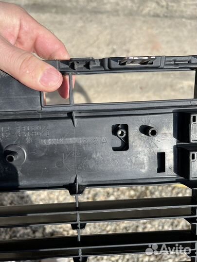 Решетка радиатора нижняя на тойота камри