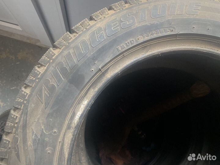 Bridgestone Blizzak Revo GZ 215/55 R16
